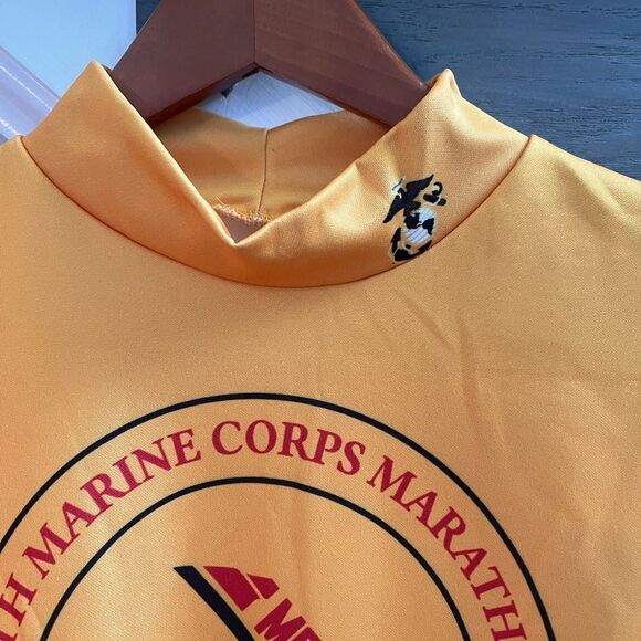 Marine Corps Marathon 2022 Commemorative Mock Neck Shirt sz S NWOT - Picture 3 of 5